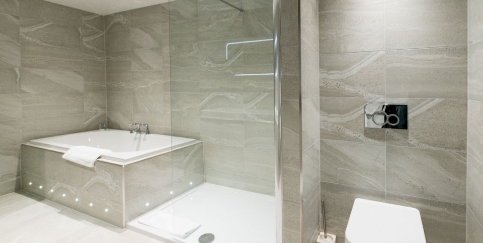 Luxurious with big bath